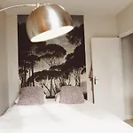 Authentic House Small, Bright And Calm *