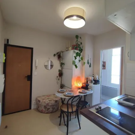 Authentic House Small, Bright And Calm * باريس