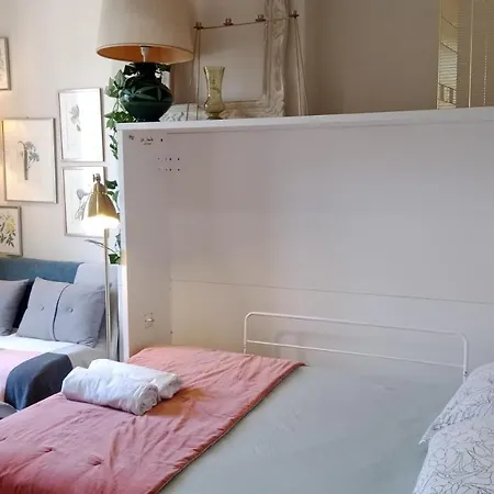 Authentic House Small, Bright And Calm * باريس