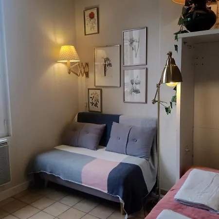 شقة Authentic House Small, Bright And Calm باريس