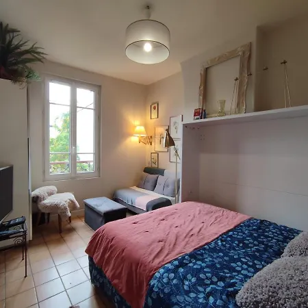 Authentic House Small, Bright And Calm * باريس