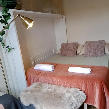 Authentic House Small, Bright And Calm شقة