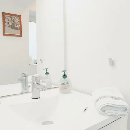 Apartment Authentic House Small, Bright And Calm *