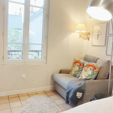 Authentic House Small, Bright And Calm * Paris