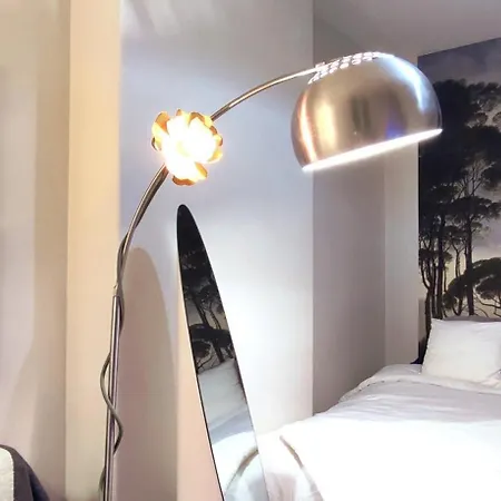 Apartment Authentic House Small, Bright And Calm Paris